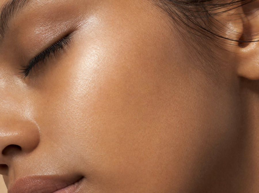 SOFT-FOCUS GLOW CLOSE-UP